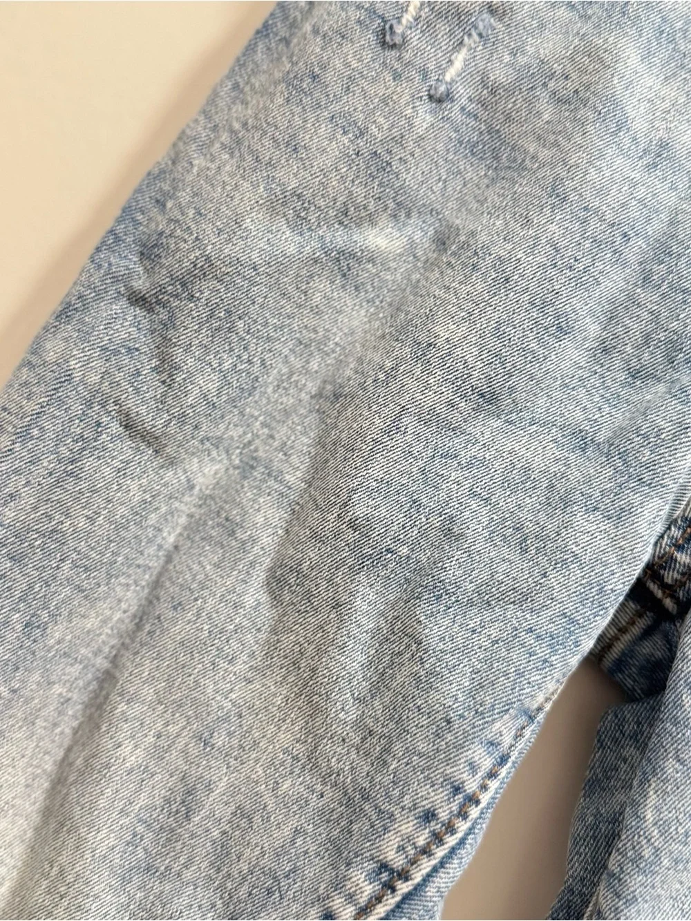 Old Navy , Boys/Girls Light Wash Distressed Straight Leg Jeans Size 10